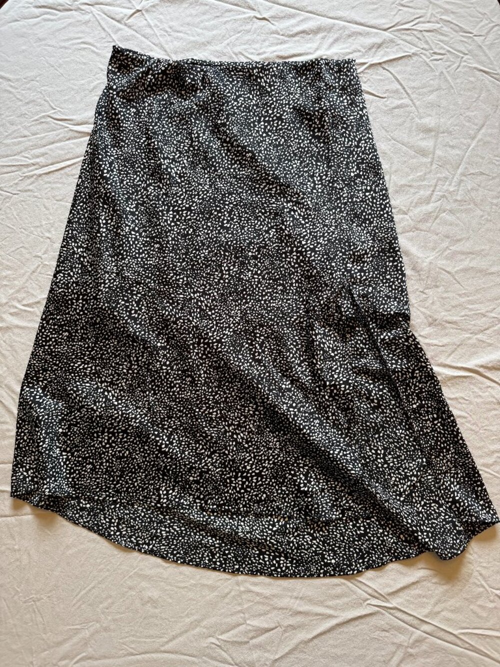 Abercrombie & Fitch Black Polka Dot Midi Skirt – White Dots with Side Slit